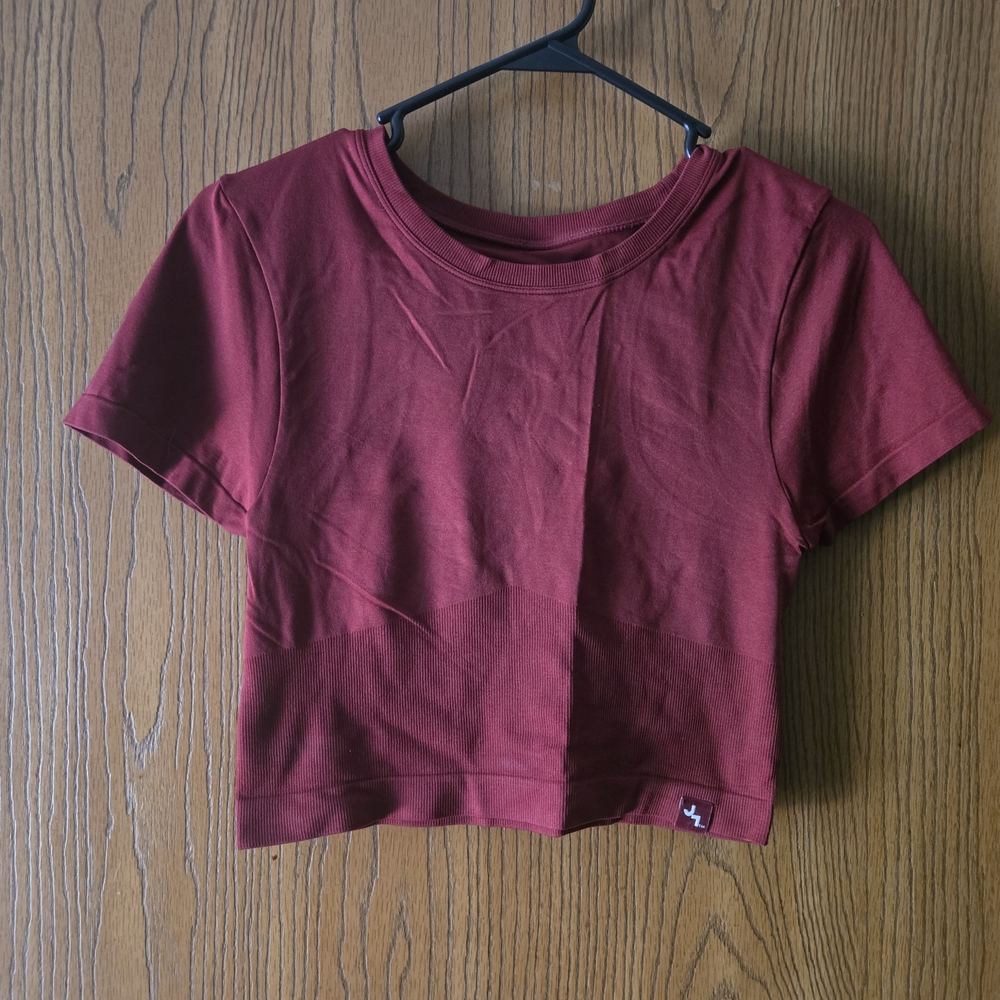 JoyLab Burgundy Short Sleeve Crop Top